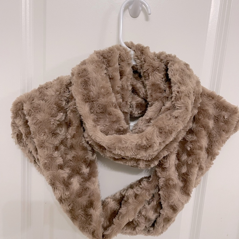 Infinity fur soft scarf